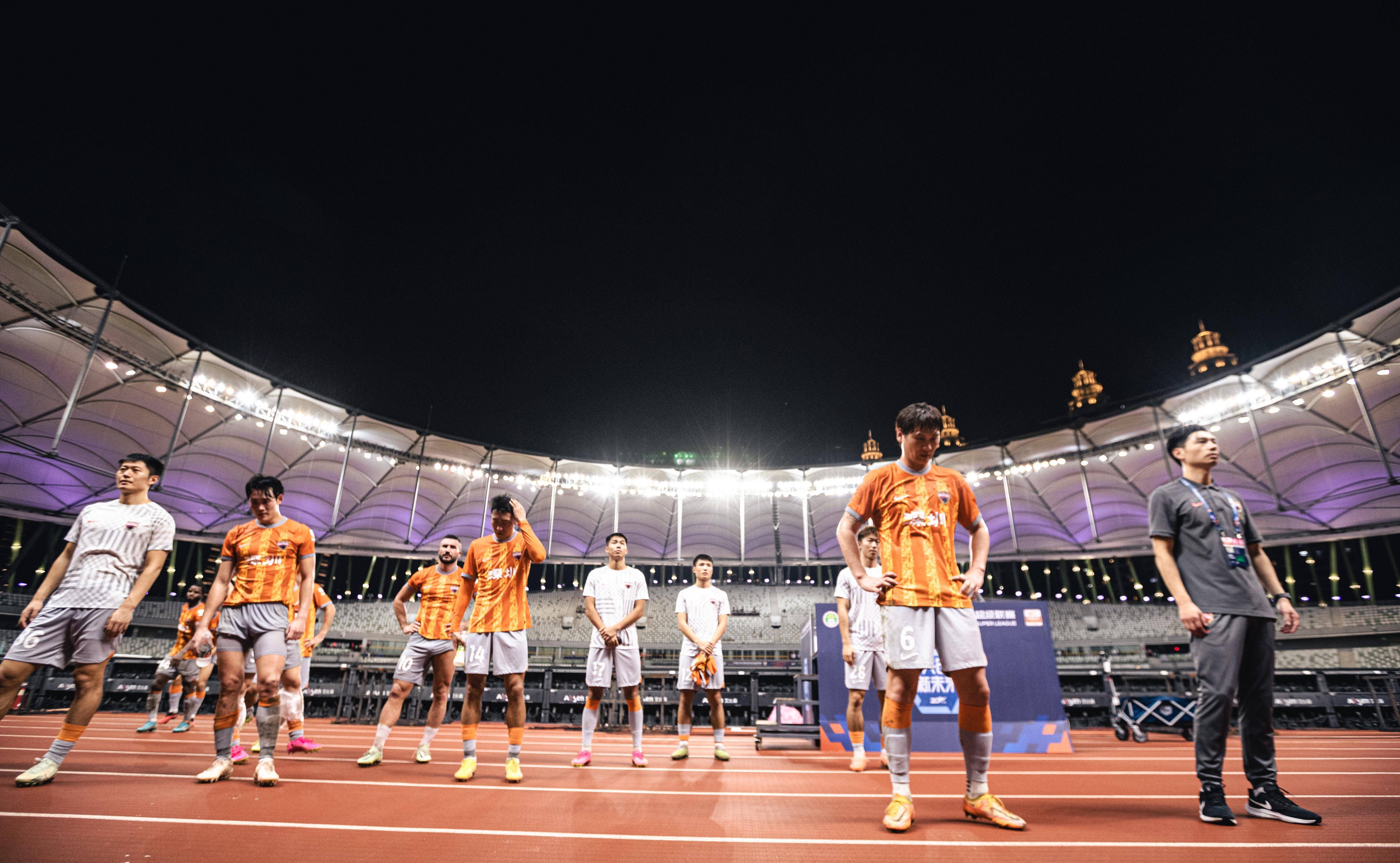 包含中超今晨走向成谜;深圳队刷新队史纪录;令人意外;细节决定成败的词条 包含中超今晨走向成谜;深圳队刷新队史纪录;令人意外;细节决定成败的词条