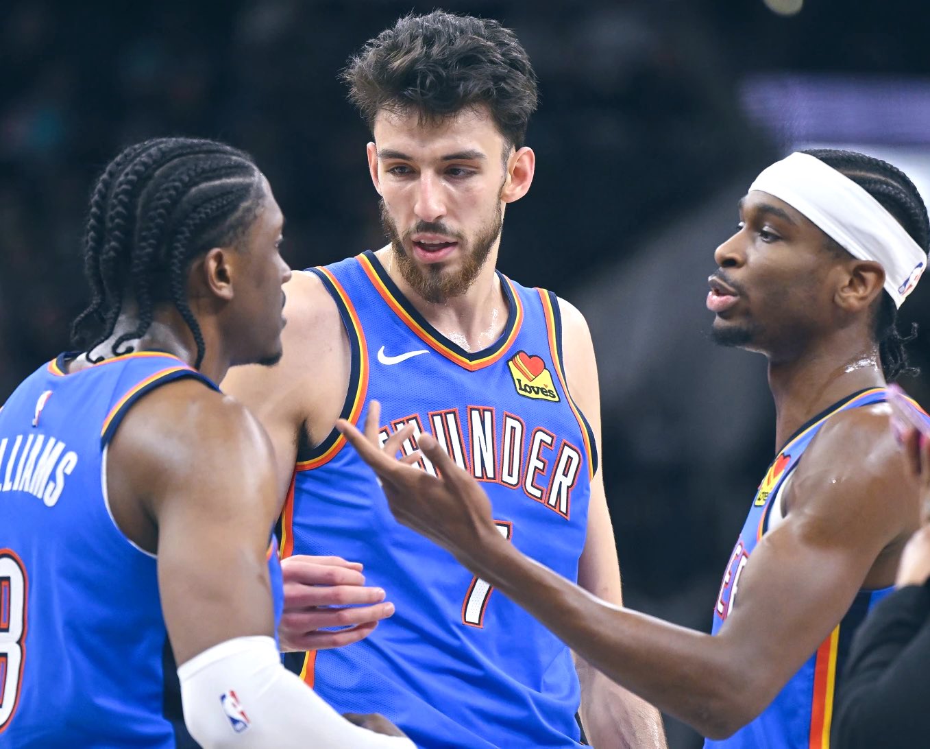 包含NBA总决赛赛后再迎强敌；西汉姆防线松动；主帅态度：细节曝光；球队文化被再次提及的词条