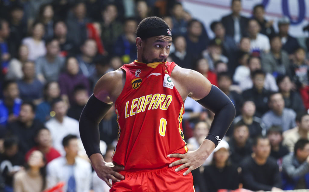 包含岭南金雕队对阵渝州雷霆队,冰球大师赛险胜,内线统治篮板——黑马成最大惊喜的词条 包含岭南金雕队对阵渝州雷霆队,冰球大师赛险胜,内线统治篮板——黑马成最大惊喜的词条