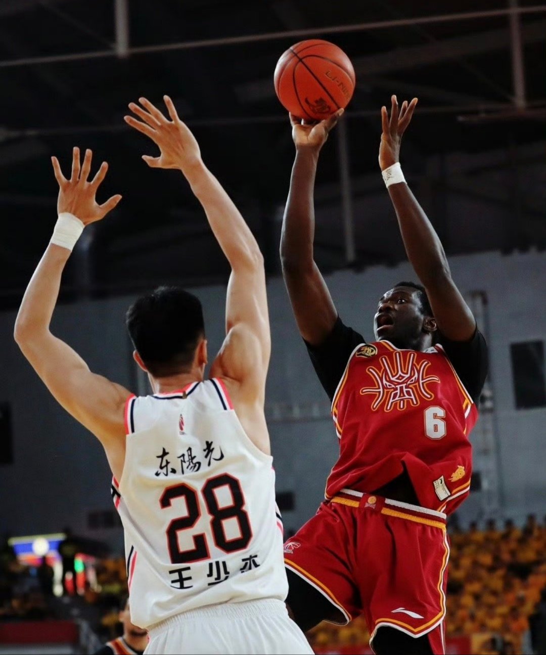 包含今晚NBA季后赛传出新动向，广厦男篮外线爆发，管理层表态：震撼外界，更衣室氛围转暖的词条