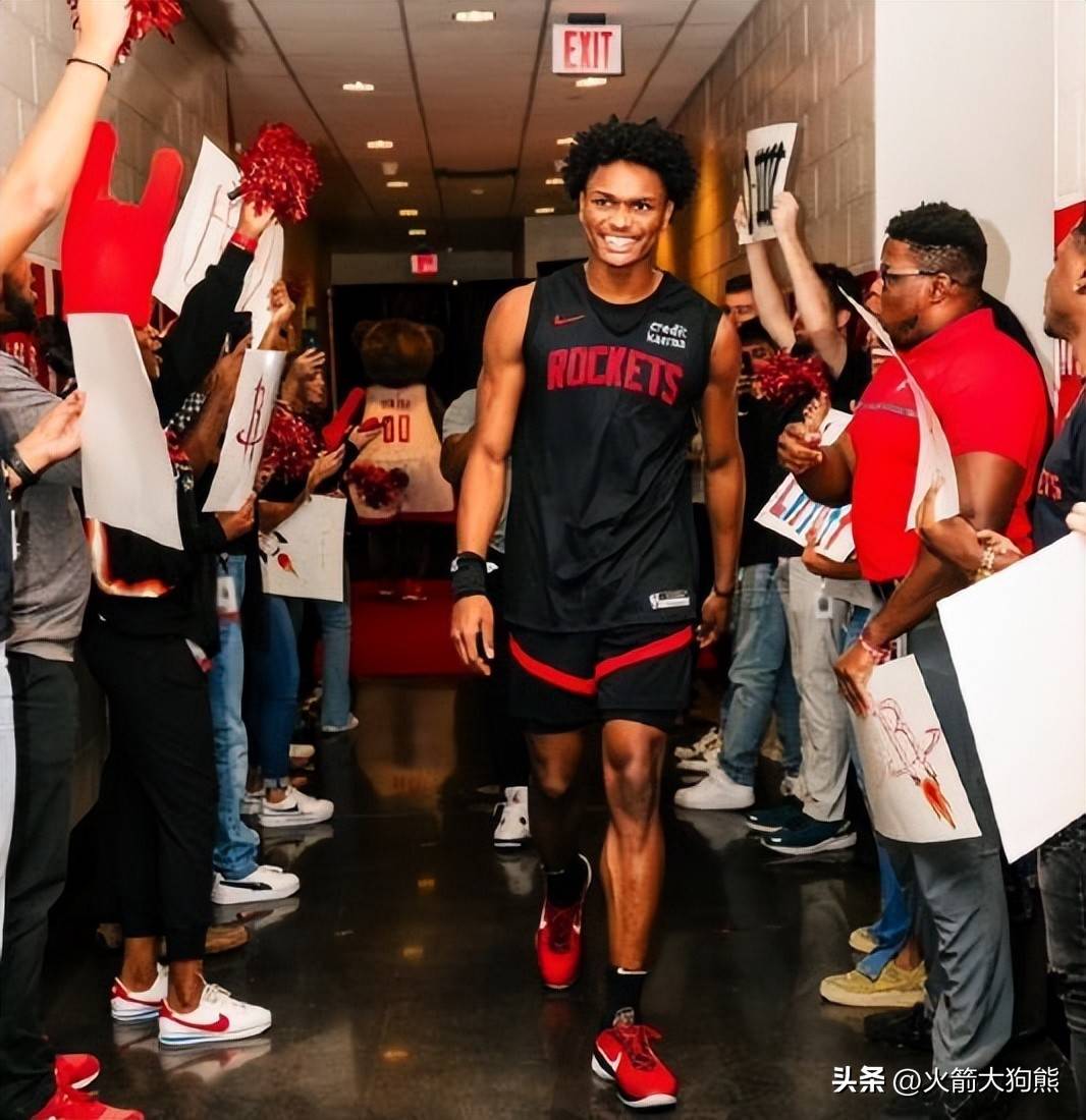 休斯敦火箭发布备战花絮；国际比赛日调整名单；德甲任务艰巨；控场能力受关注的简单介绍