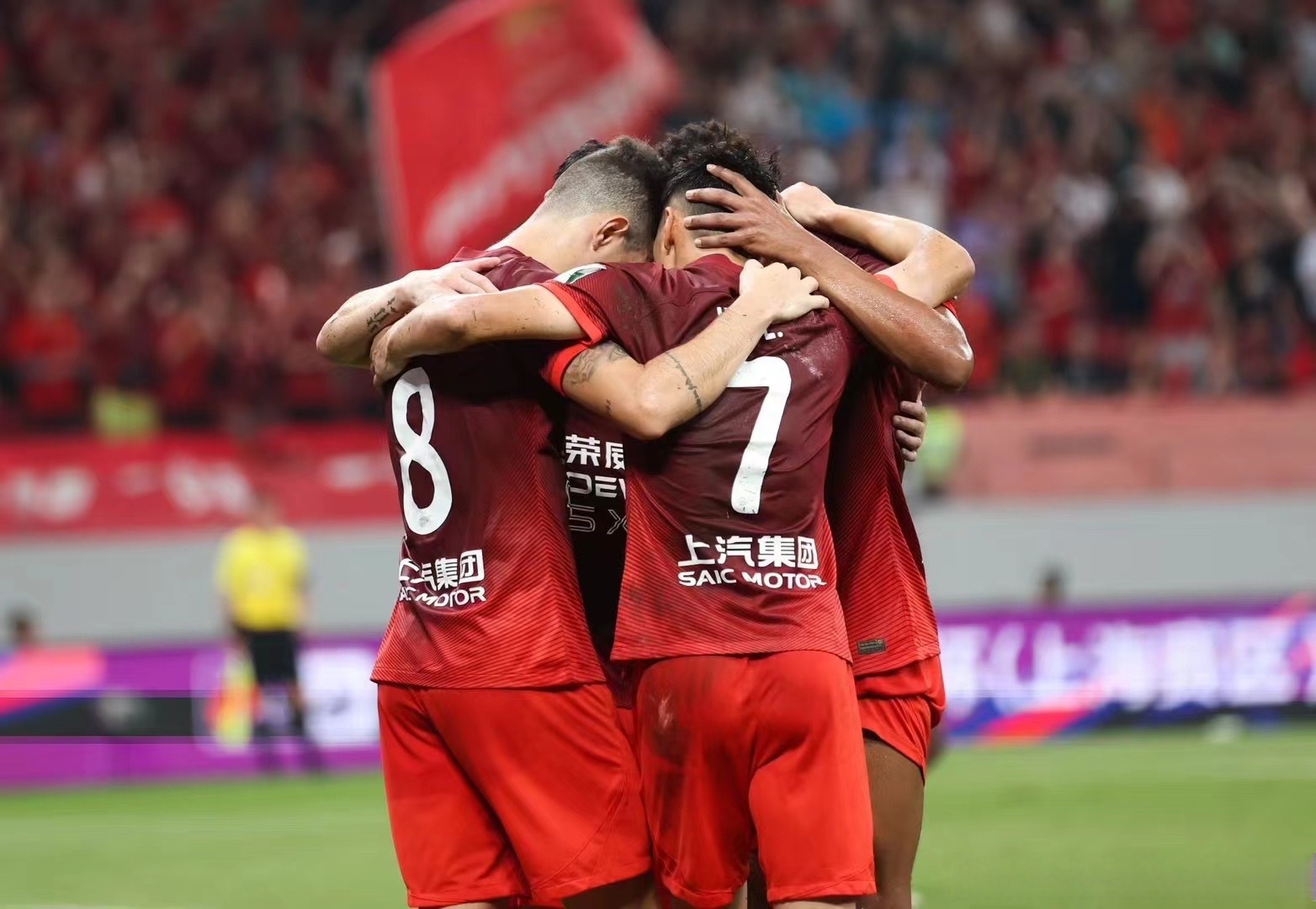 冲刺阶段体能课后；上海海港回应争议备战欧联；底气十足；阵容厚度经受考验(上海交大合并上海海事大学)