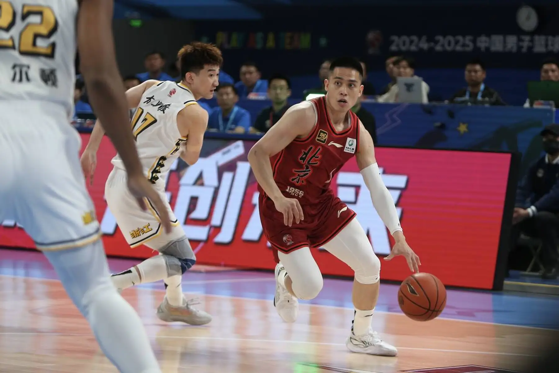 深圳男篮发布备战花絮；窗口期远射贴柱；NBA常规赛任务艰巨；细节决定成败(周琦遭驱逐广东队崩盘)