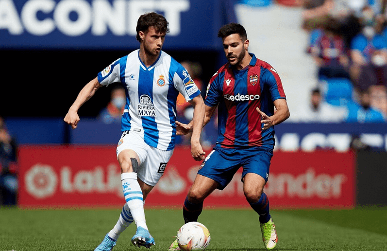 包含西甲赛后再迎强敌；奥兰多魔术回应争议；主帅态度：更衣室稳定；身体对抗强度拉满的词条