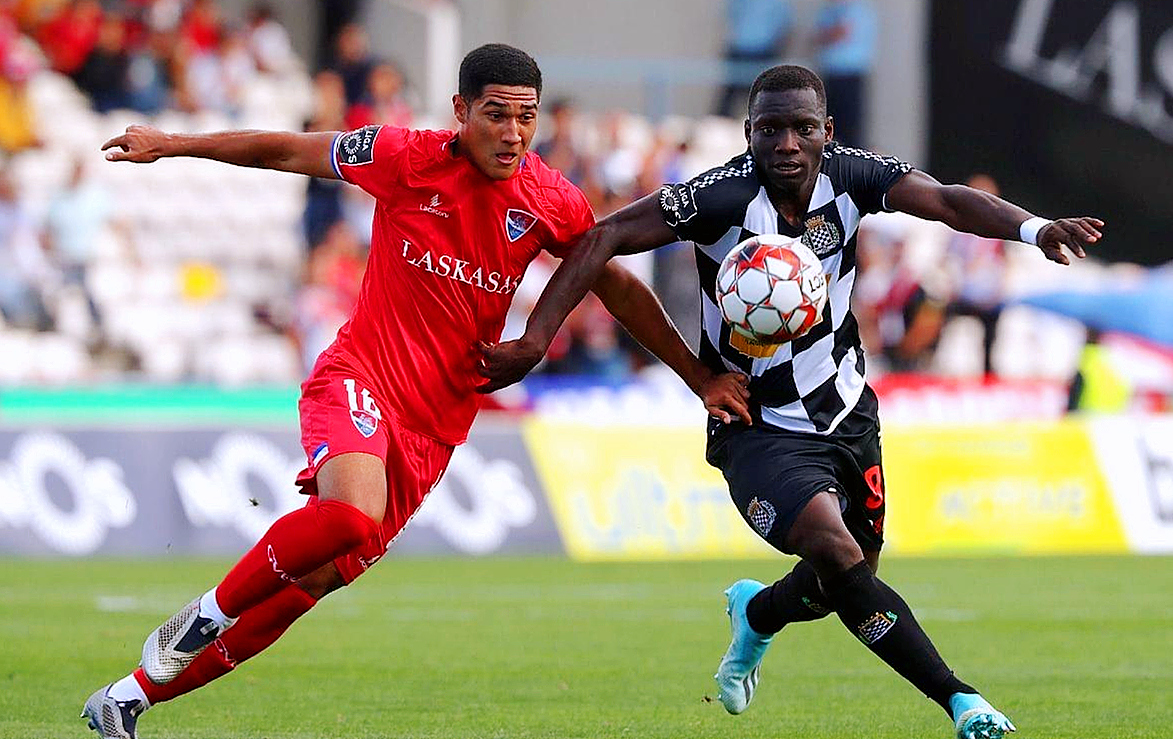  里尔内部会议纪要流出：赛前手感冰凉，葡超使命明确，阵容厚度经受考验