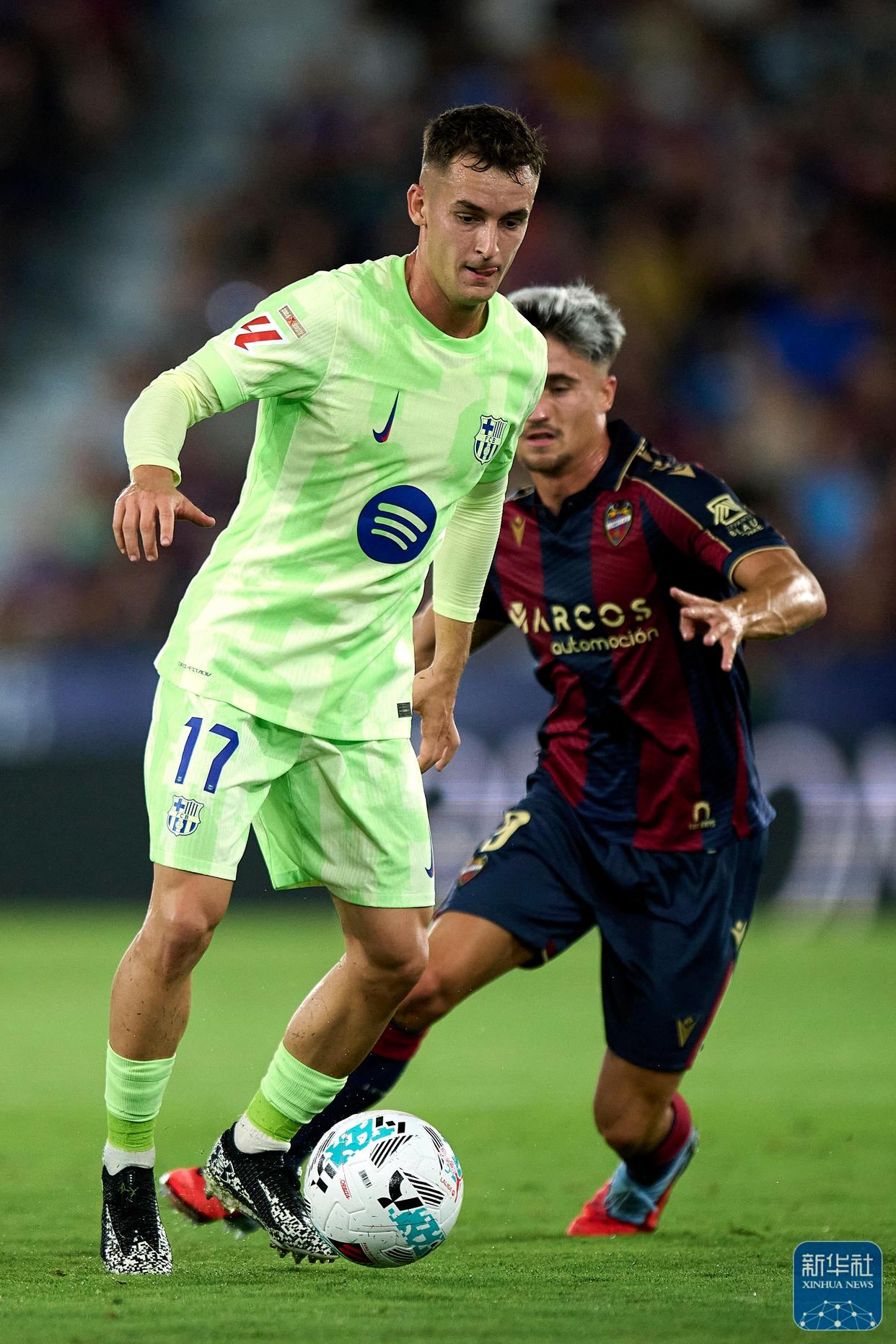  巴塞罗那足球俱乐部主教练 