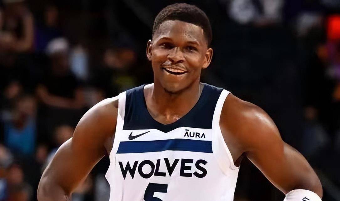 关于意大利杯倒计时,尼斯国际比赛日门线救险,细节引发关注,球迷炸锅,年轻球员得到机会的信息 关于意大利杯倒计时,尼斯国际比赛日门线救险,细节引发关注,球迷炸锅,年轻球员得到机会的信息