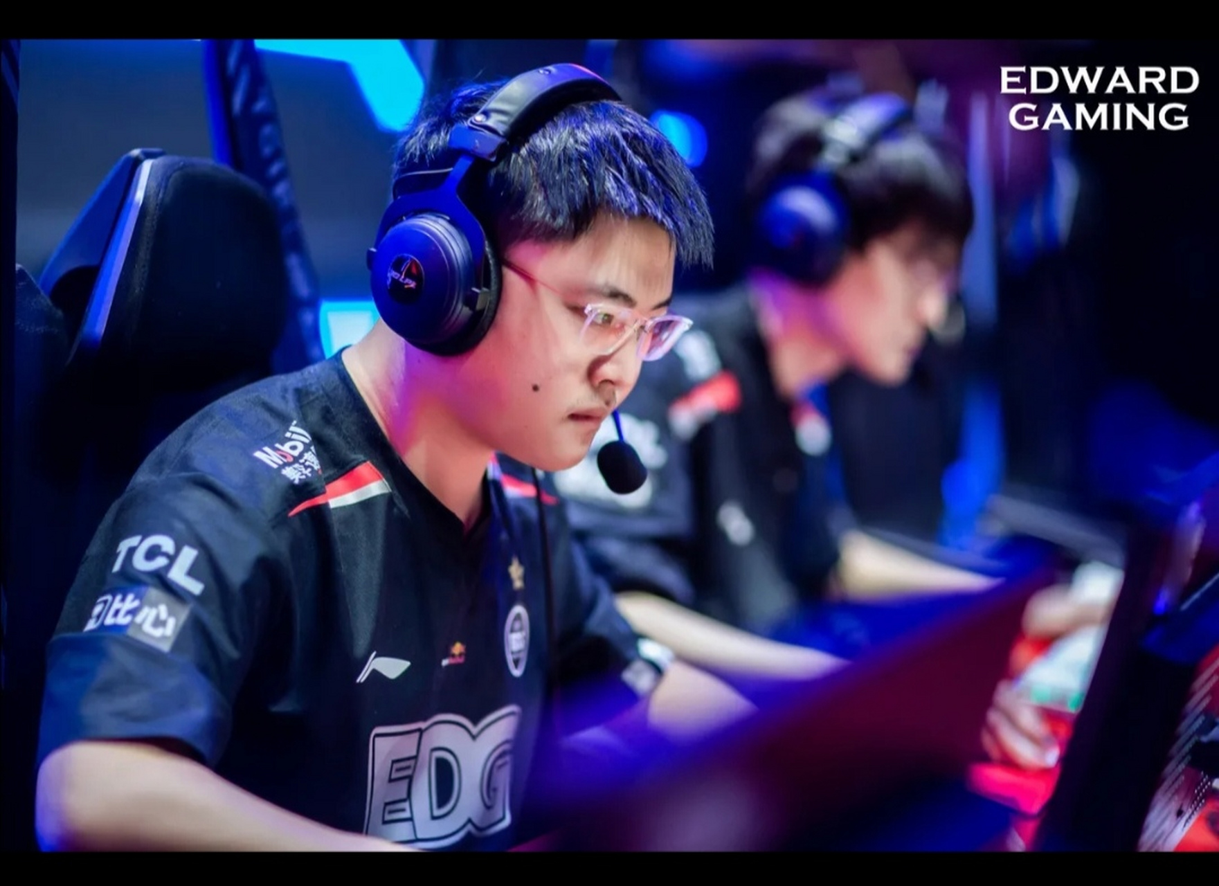 JackeyLove回归赛场，精彩发挥首场状态亮眼，快船观众沸腾！的简单介绍