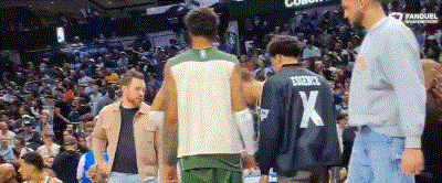 Kaiyun-字母哥连续五场比赛得分超过败北，雄鹿挑战极限！的简单介绍